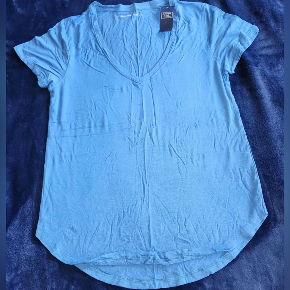 Abercrombie and Fitch Tee size Medium NWT